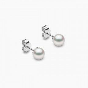 Classic 18K Gold Freshwater Pearl Stud Earrings