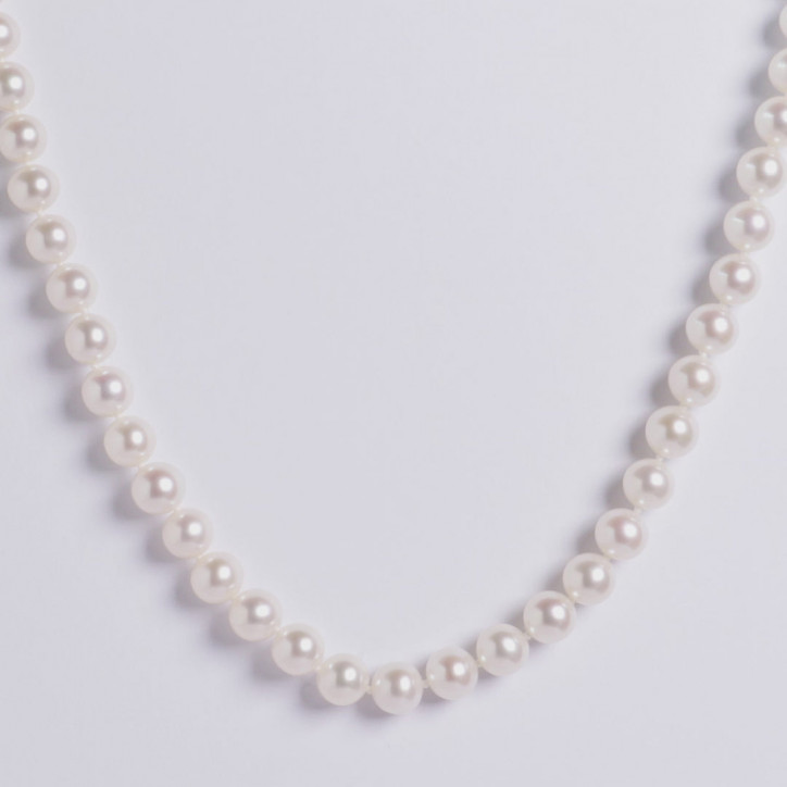 Classic 18K Gold Freshwater Pearl Necklace