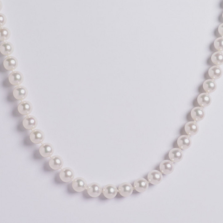 Classic 18K Gold Freshwater Pearl Necklace