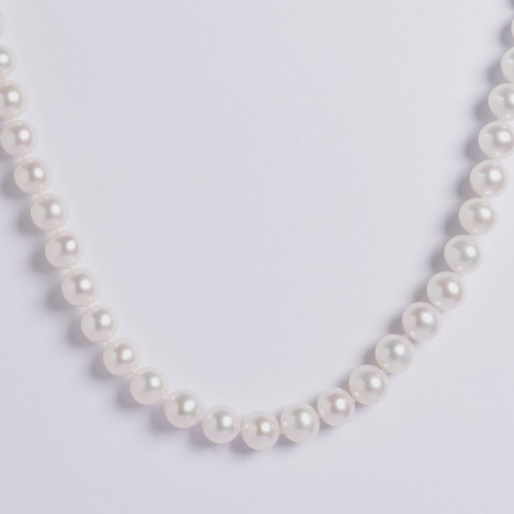 Classic 18K Gold Freshwater Pearl Necklace