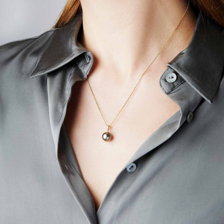 Classic 18K Gold Tahitian Pearl Pendant