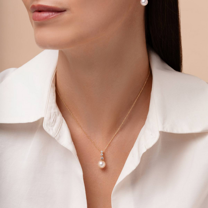 Diamond Classic 18K злато Akoya Pearl Triple Diamond Drop Pendant