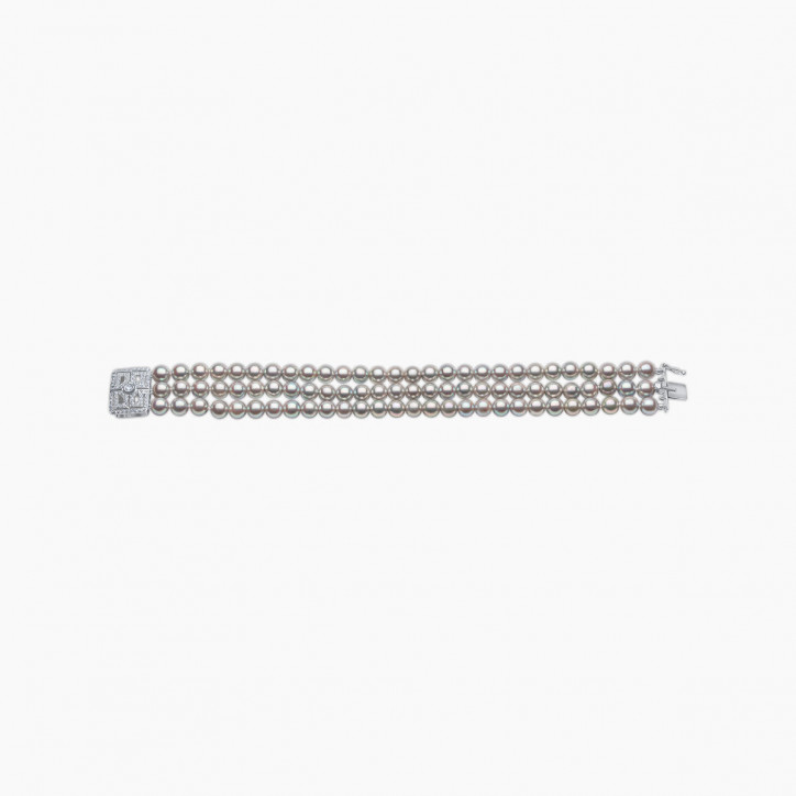 Classic 18K White Gold Grey Akoya Pearl and Diamond Clasp Bracelet