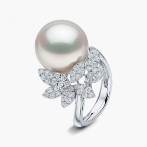 Duchess 18K Gold Pearl and Mini Diamond Motif