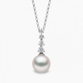 Diamond Classic 18K Gold Pearl Descending Diamond Pendant