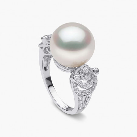 Duchess 18K Gold Pearl and Curved Diamond Motif Ring