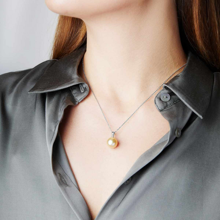 Classic 18K Gold Golden South Sea Pearl Pendant