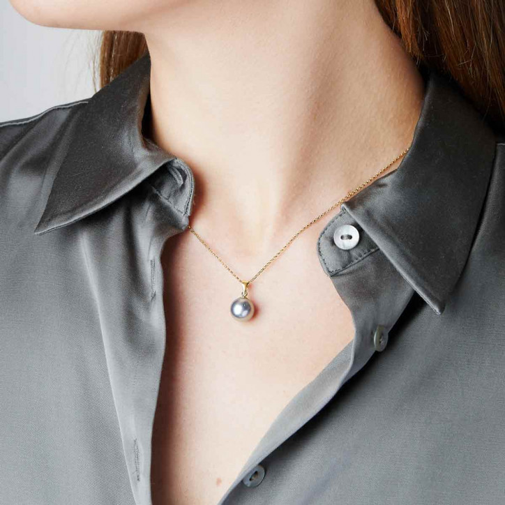 Classic 18K Gold Tahitian Pearl Pendant