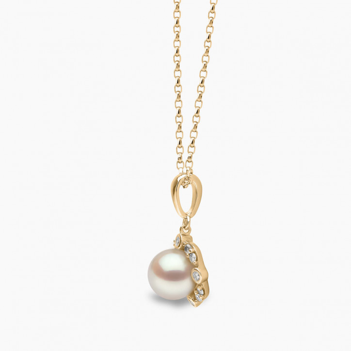 Trend 18K Gold Freshwater Pearl and Multi Diamond Halo Pendant