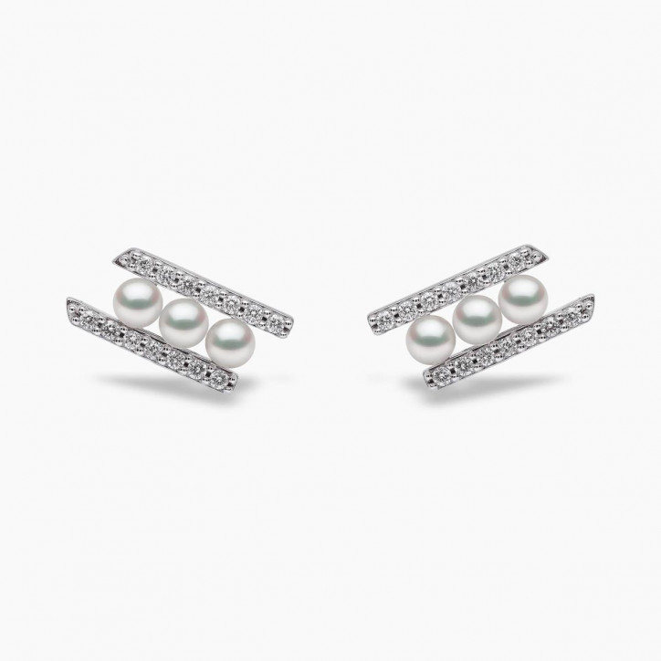 Sleek 18K Gold Pearl and Diamond Row Stud Earrings