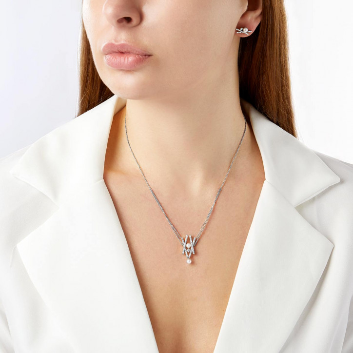 Sleek 18K Gold Pearl and Diamond Cross Necklace