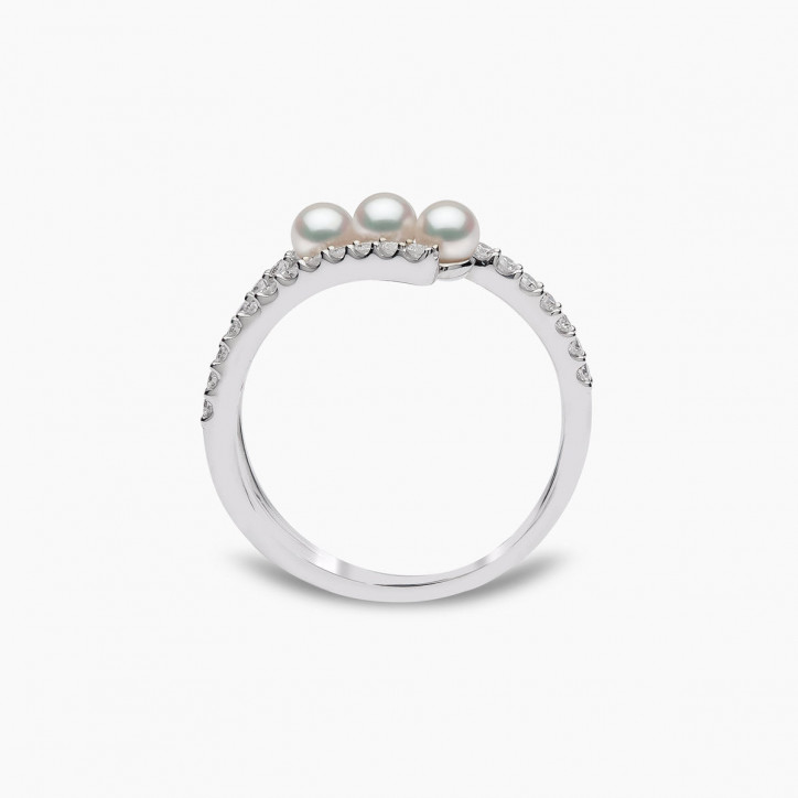 Sleek 18K Gold Triple Pearl and Diamond Ring