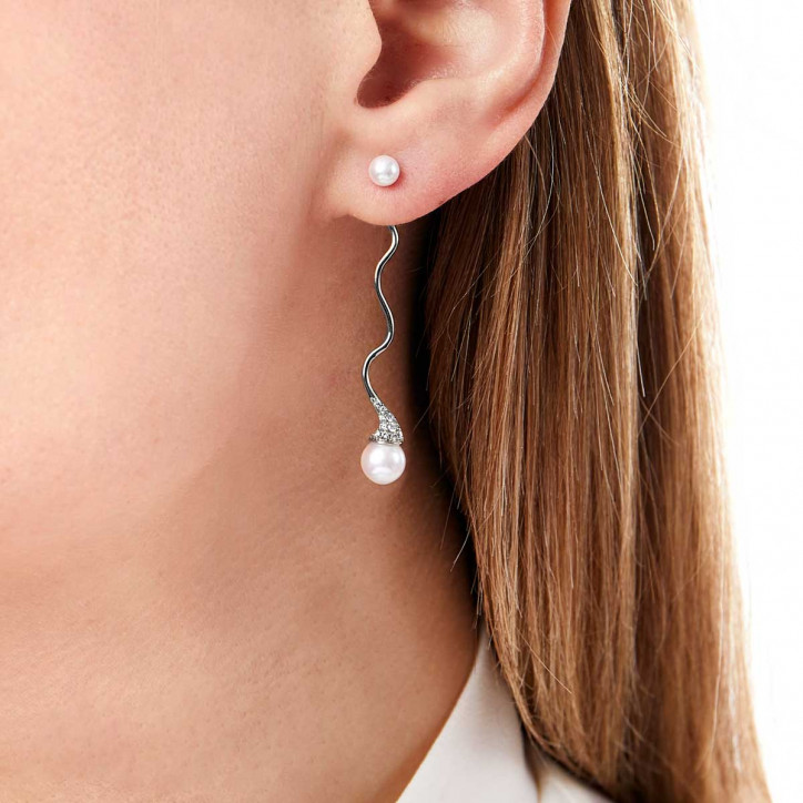 Sleek 18K Gold Double Pearl and Diamond Wave Earrings