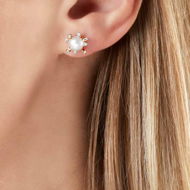 Trend 18K Gold Freshwater Pearl And Multi Diamond Stud Earrings