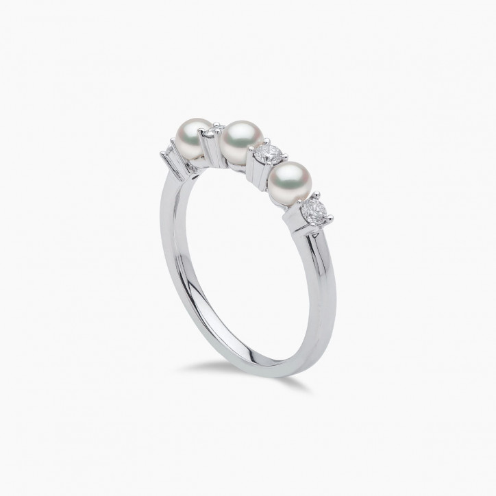 Eclipse 18K Gold Pearl and Diamond Signature Ring Eclipse 18K Gold Pearl and Diamond Signature Ring