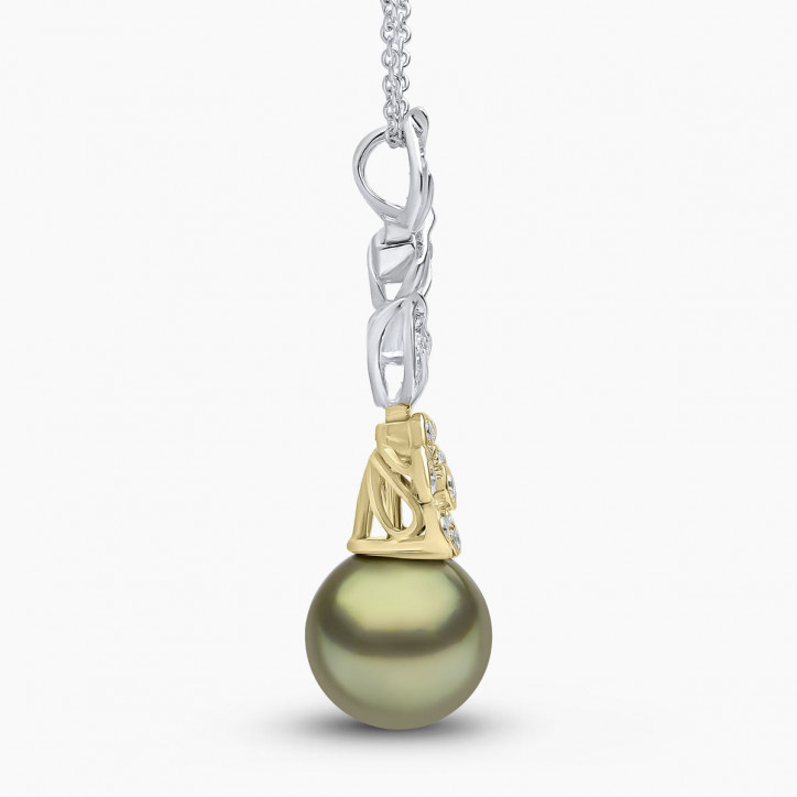 Duchess 18k Gold Pistachio Tahitian Pearl Flower Motif Diamond Pendant Duchess 18k Gold Pistachio Tahitian Pearl Flower Motif Diamond Pendant
