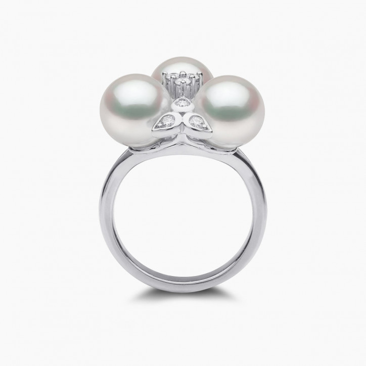 Raindrop 18K Gold Triple Akoya Pearl and Diamond Ring Raindrop 18K Gold Triple Akoya Pearl and Diamond Ring