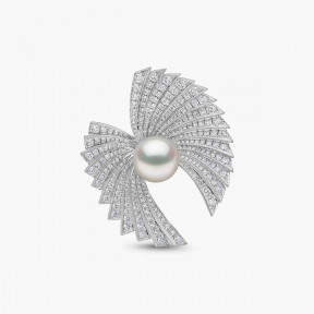 Duchess 18K Gold South Sea Pearl and Diamond Brooch