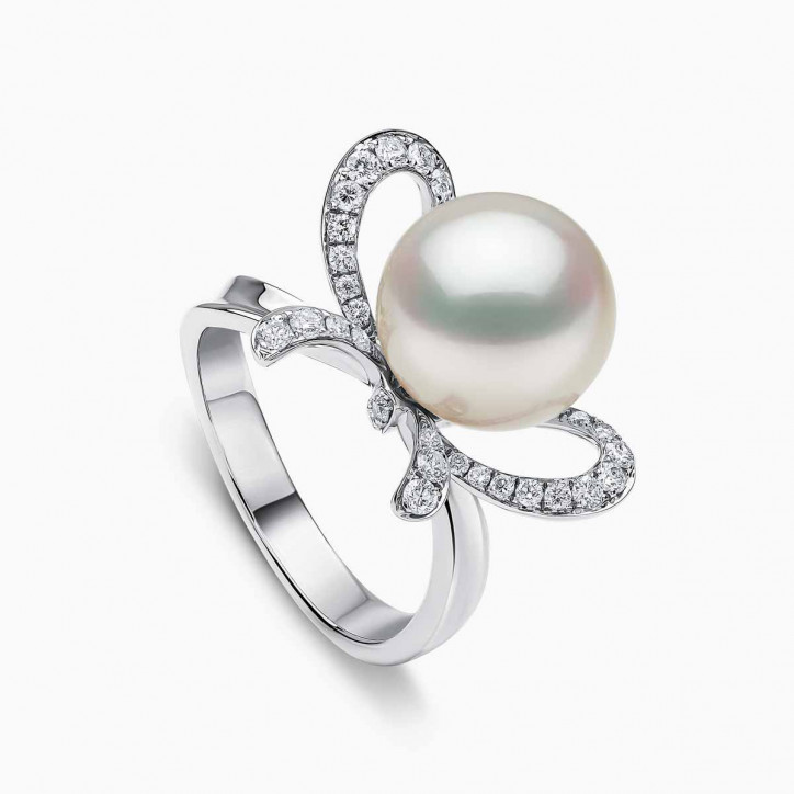 Contessa 18K Gold South Sea Pearl and Diamond Ribbon Motif Ring Contessa 18K Gold South Sea Pearl and Diamond Ribbon Motif Ring