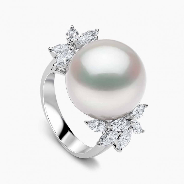 Duchess 18K Gold South Sea Pearl and Diamond Mini Flutter Ring Duchess 18K Gold South Sea Pearl and Diamond Mini Flutter Ring