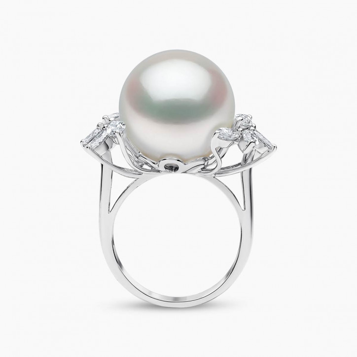 Duchess 18K Gold South Sea Pearl and Diamond Mini Flutter Ring Duchess 18K Gold South Sea Pearl and Diamond Mini Flutter Ring