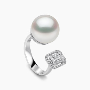 Baby Glitz 18K Gold South Sea Pearl and Diamond Motif Ring