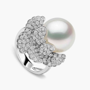 Duchess 18K Gold South Sea Pearl and Diamond Motif Ring